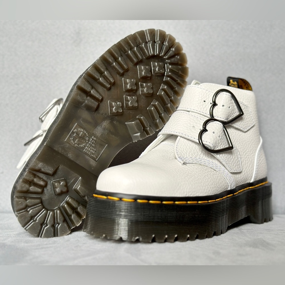 Dr Martens Devon Heart strapped boots - Picture 9 of 9